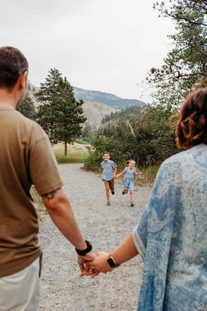 Outdoor family portrait session Colorado mountains